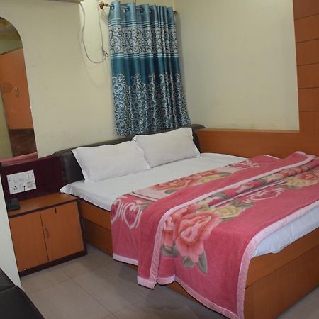 Starline Hotel آغارتالا المظهر الخارجي الصورة